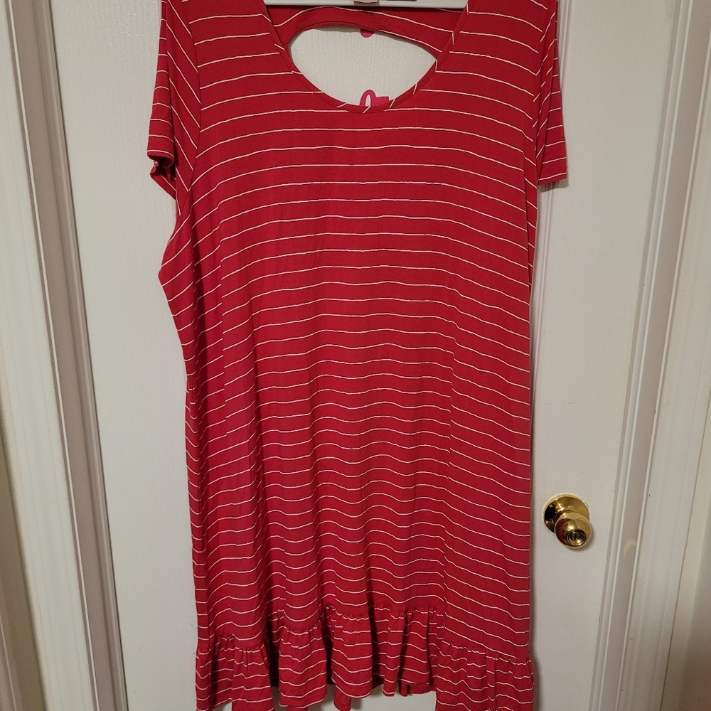 (4X)  Dress with Short Sleeves